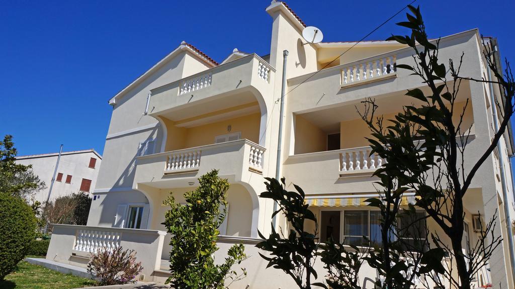 Apartments Sandra Sukošan Esterno foto
