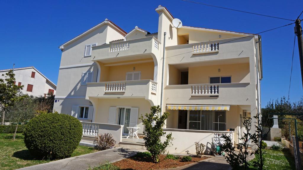 Apartments Sandra Sukošan Esterno foto