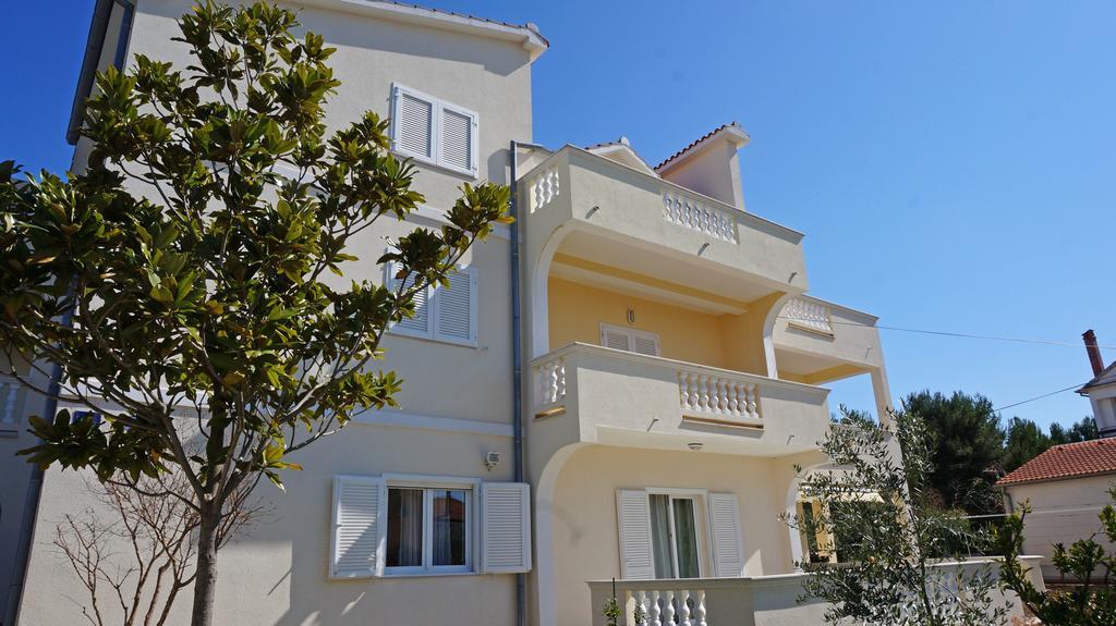 Apartments Sandra Sukošan Esterno foto
